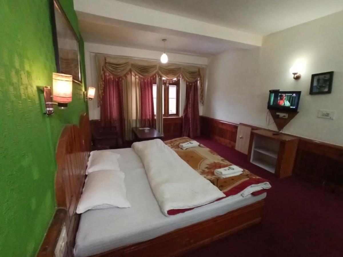 Hotel Him View Manāli Екстериор снимка