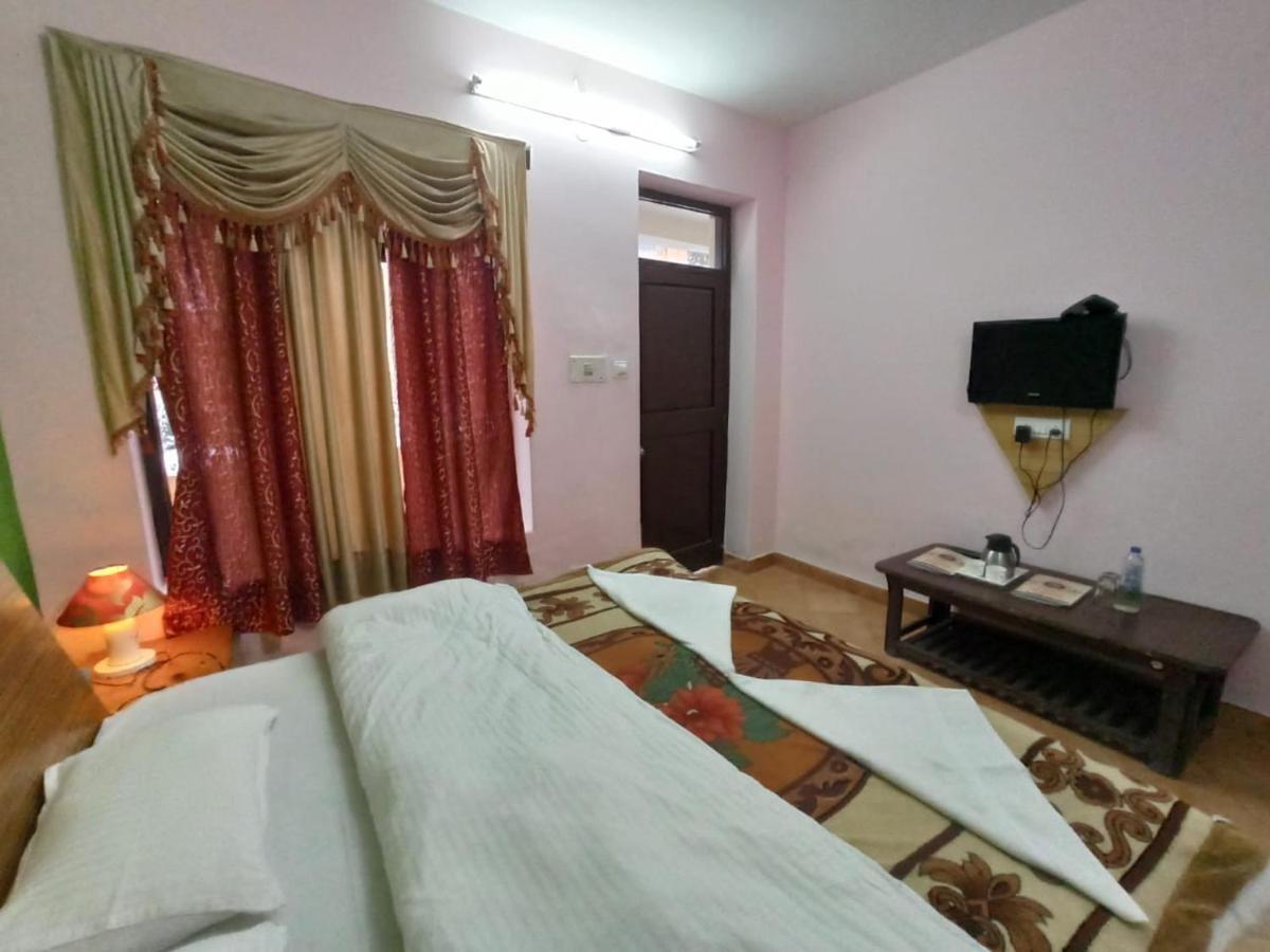 Hotel Him View Manāli Екстериор снимка